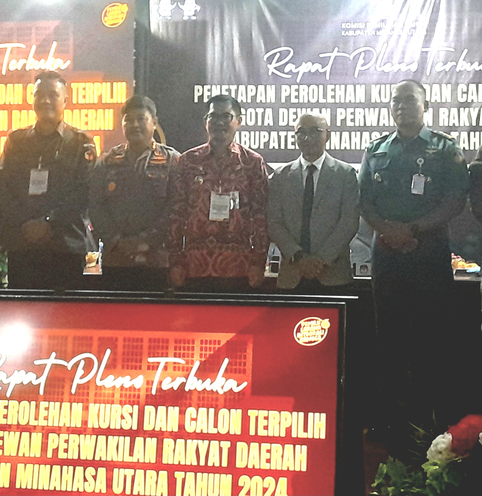 Bupati Joune Ganda Hadiri Rapat Pleno Terbuka, KPU Minut Bacakan Penetapan Perolehan Kursi dan Nama Anggota DPRD Kabupaten Minahasa Utara Tahun 2024 20240502_192706