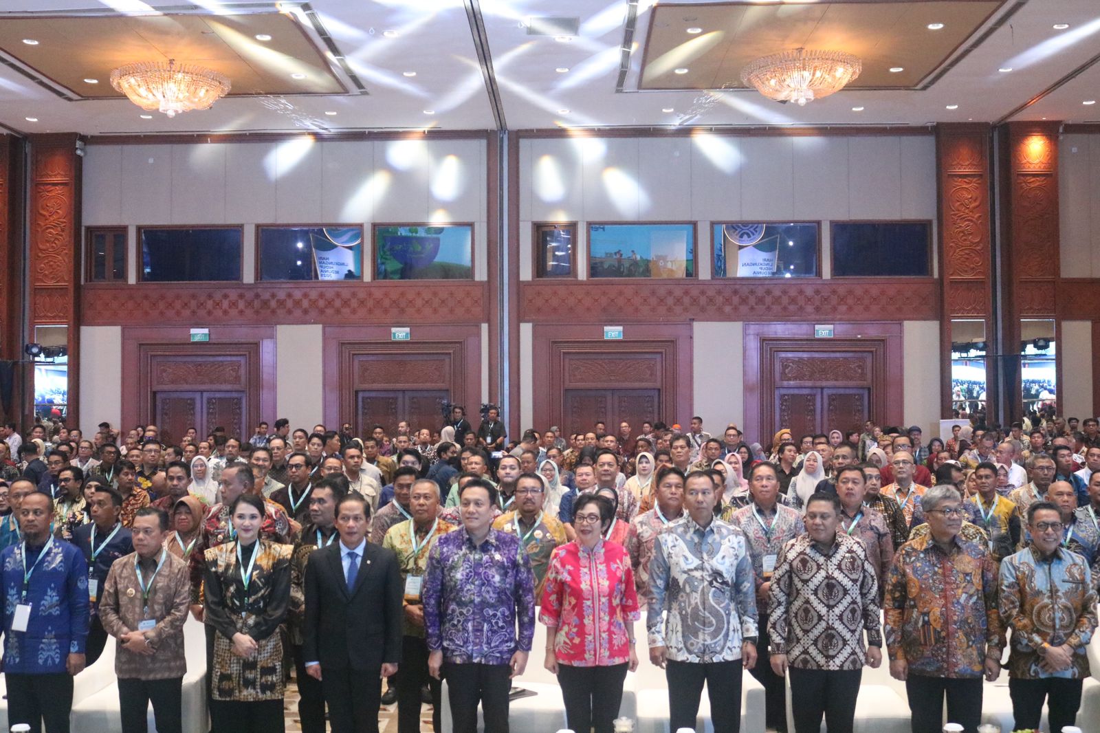 Bupati Wongkar Menghadiri Rakornas Konsolidasi Nasional Percepatan Menuju Pengelolaan Sampah yang Berkelanjutan IMG-20250624-WA0006