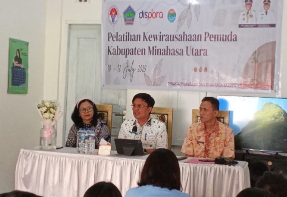 Wowiling: Sekda Minut Buka Pelatihan Kewirausahaan Oplus_131072